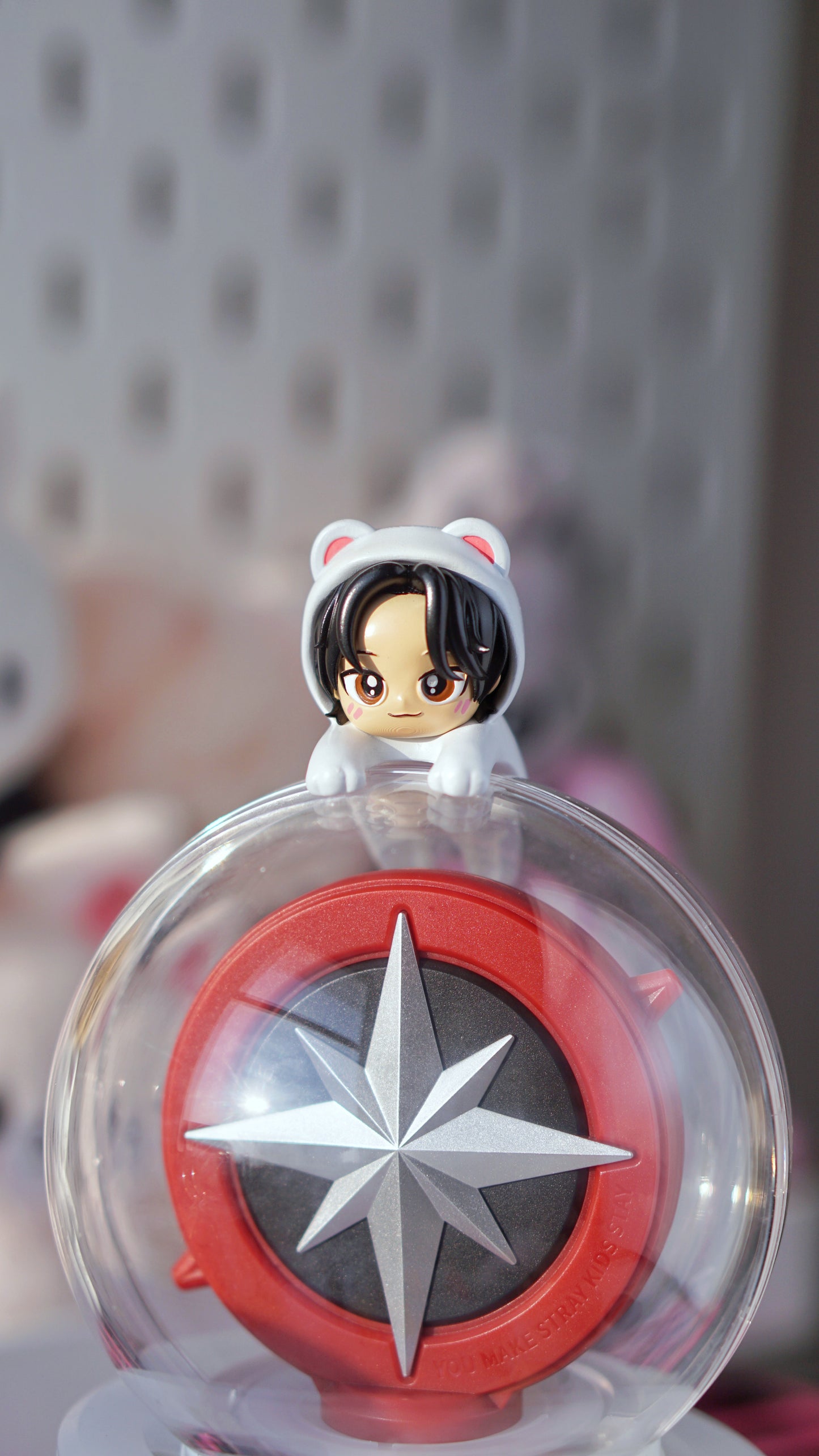 Tiny Hyunjin lightstick hipper