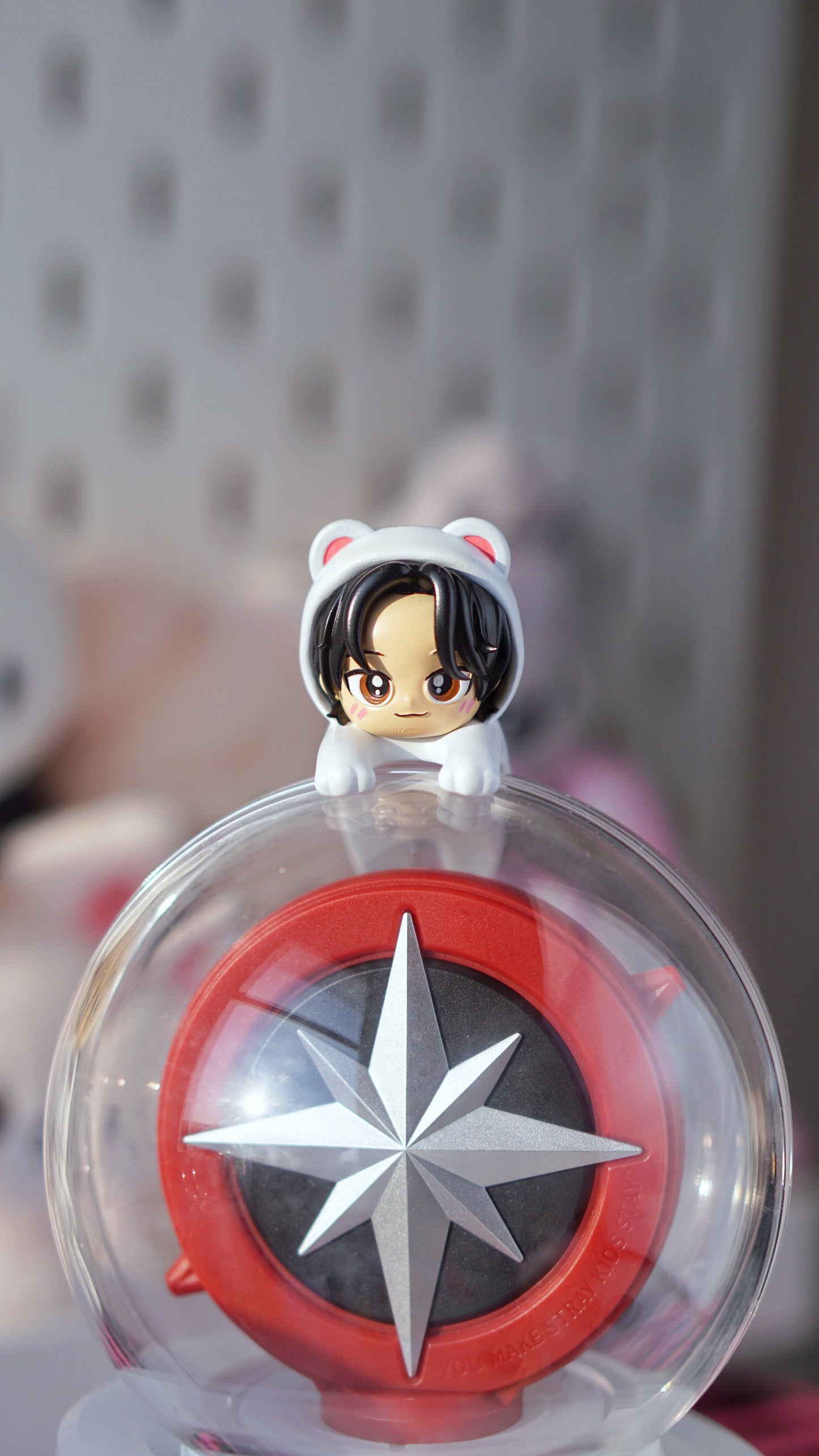 Tiny Hyunjin lightstick hipper