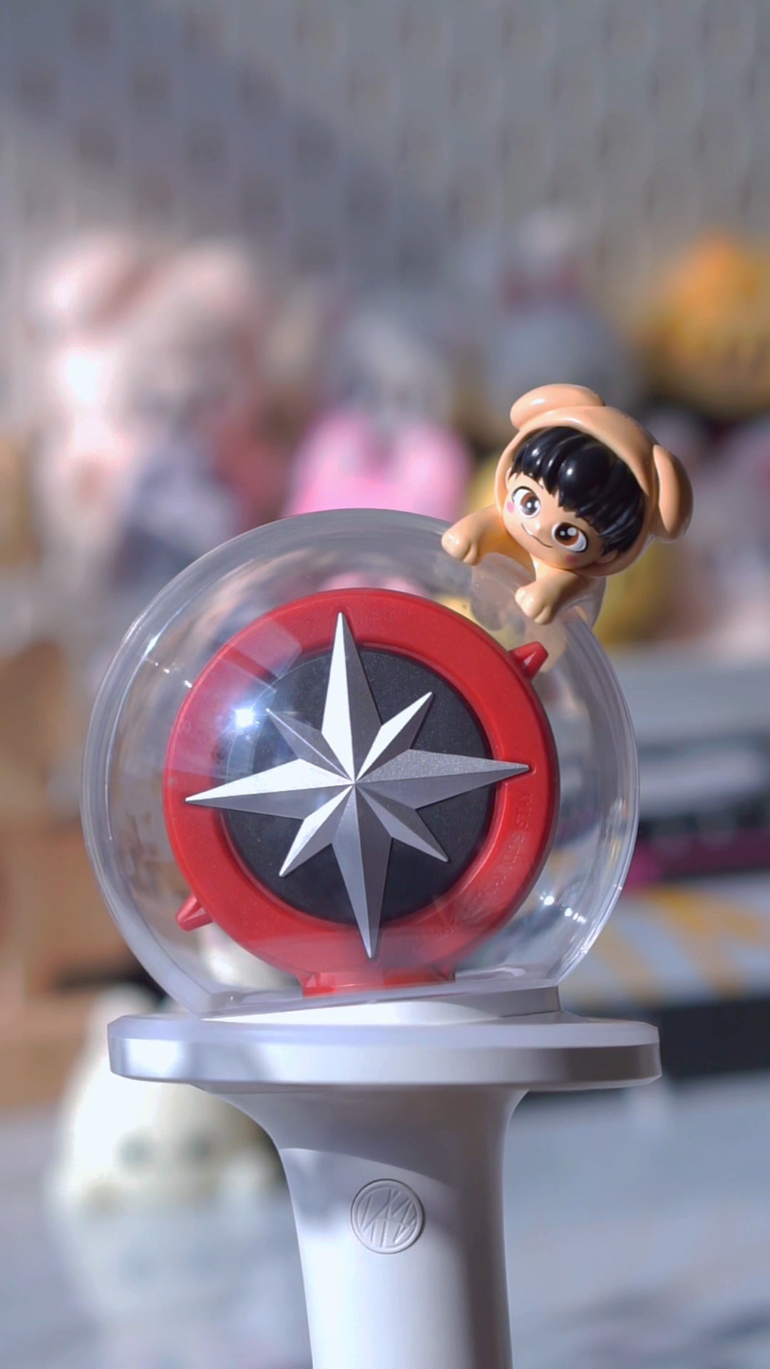 Tiny Seungmin lightstick hipper