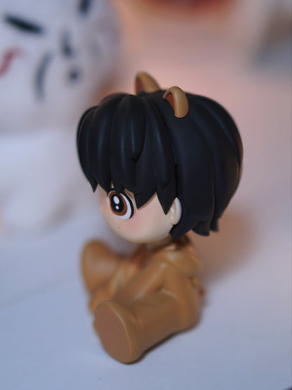 Han sitting figure (Posable head)