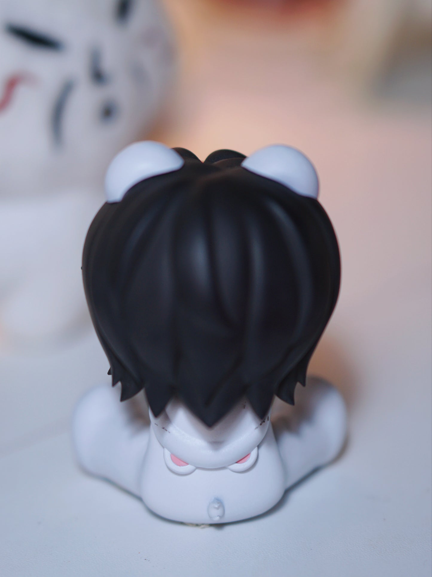 Hyunjin sitting figure (Posable head)