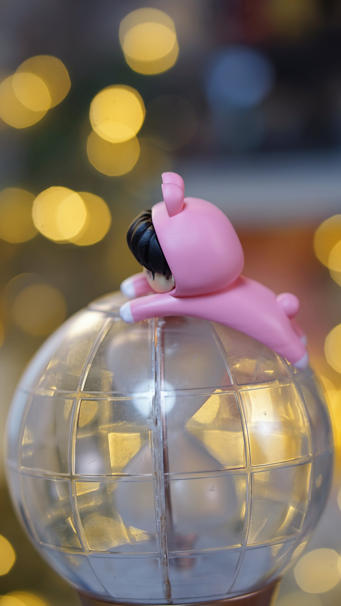 Tiny Seonghwa lightstick hipper