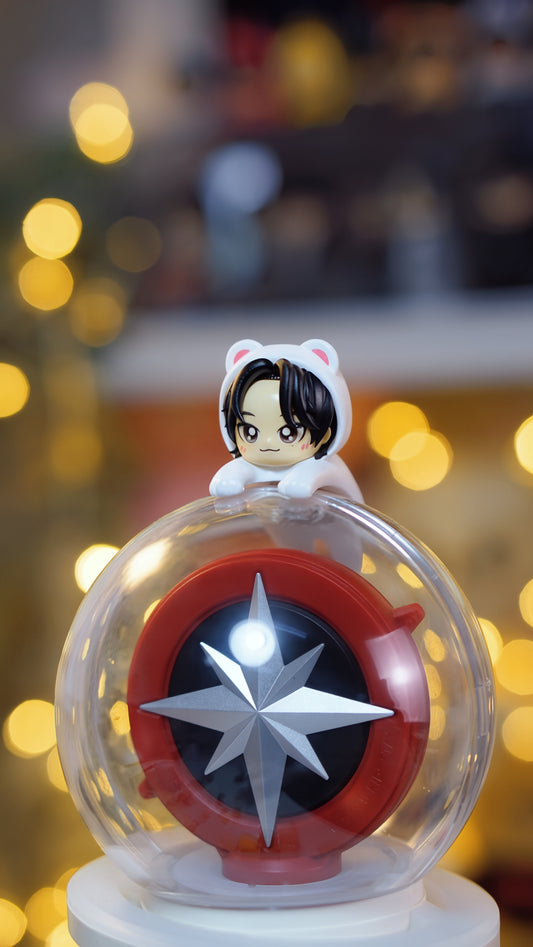 Tiny Hyunjin lightstick hipper